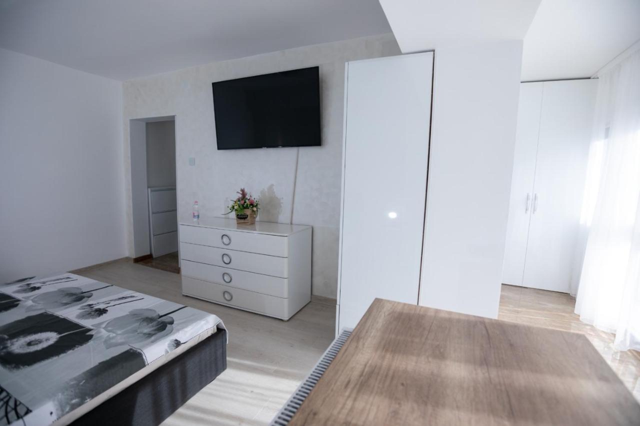 Apartament Central Târgu Jiu Buitenkant foto