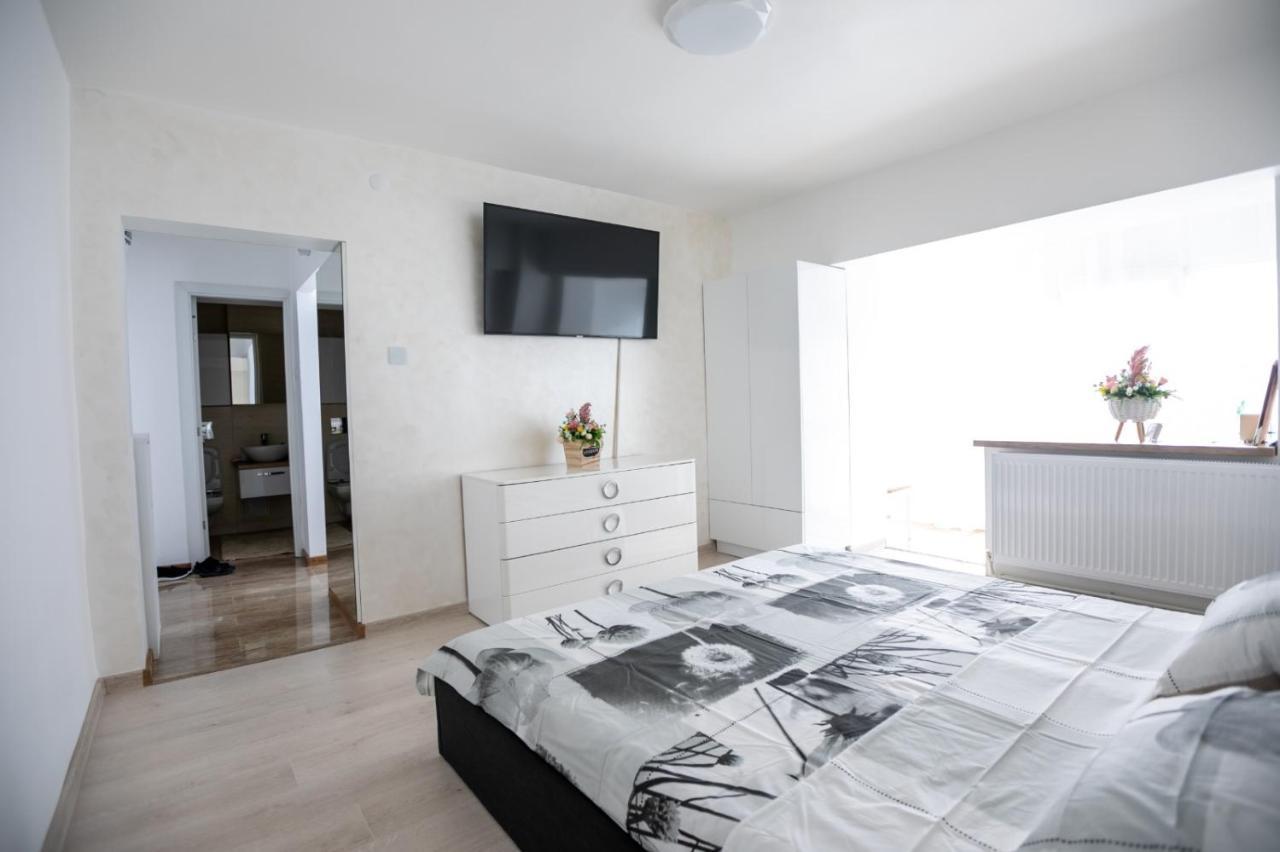 Apartament Central Târgu Jiu Buitenkant foto