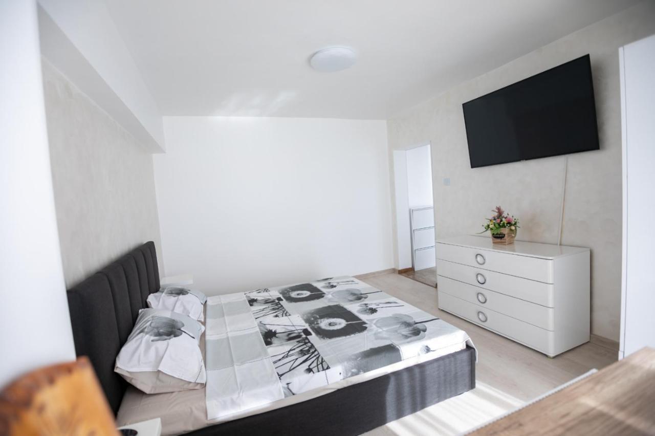 Apartament Central Târgu Jiu Buitenkant foto